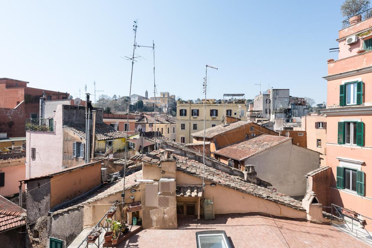 Idyllia Lighty Flat With Views In Trastevere Rome Exterior photo